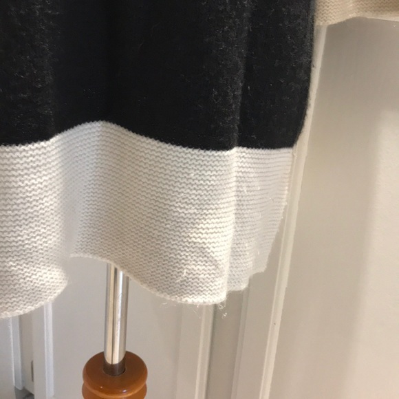 H&M black and cream sweater - Picture 3 of 8